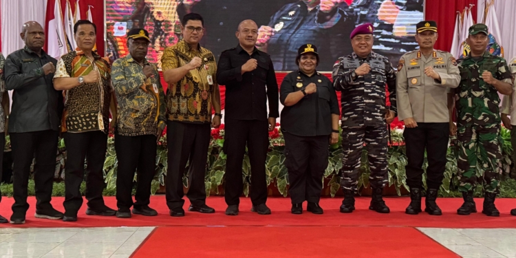 Dukung Tugas Dan Fungsi TNI AL,  Pemprov Papua Tengah Berikan Dana Hibah Kepada Lantamal X