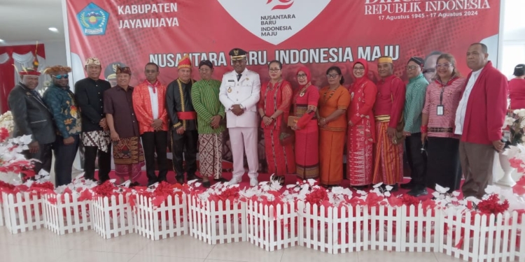 Pemkab Jayawijaya Gelar Panjat Pinang Berhadiah Rp40 juta