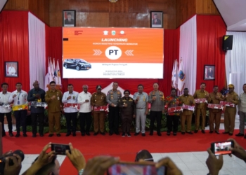 Pemprov Papua Tengah LakukanTandatangan NPHD dan Lauching Palt Nomor Kendaraan Bermotor PT