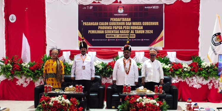 Jhon Tabo-Ones Pahabol Daftar Sebagai calon gubernur di KPU Papua Pegunungan