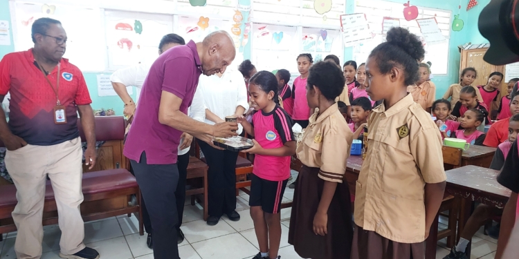 BTM – YB Uji Coba Makan Siang Bergizi Ala Kitorang