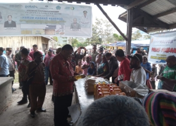 Masyarakat Serbu Pasar Murah Pemkab di Distrik Pinggiran Kota