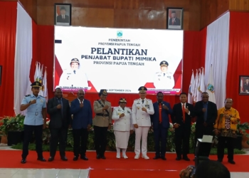 PJ Gubernur Ribka Haluk Lantik Valentinus PJ Bupati Mimika