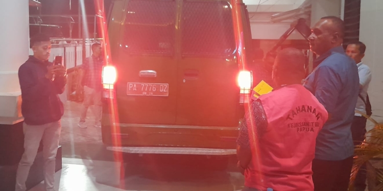 Kejati Papua Kembali Menahan TR dan PF Terkait Kasus Kredit Fiktif Senilai 188 Milyar Rupiah
