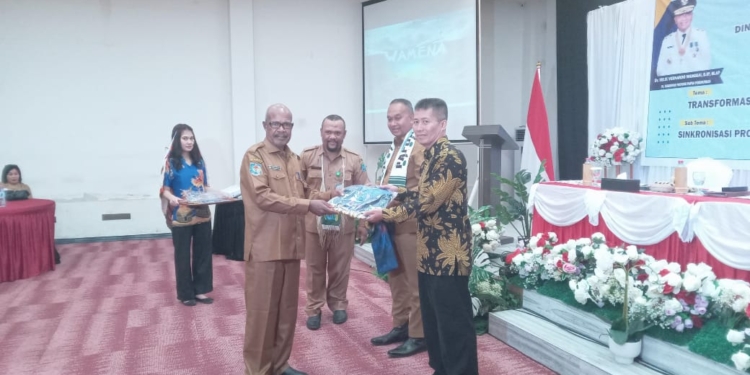 Gubernur Velix Wanggai Pesan Lima Poin Pada Rakerkesda