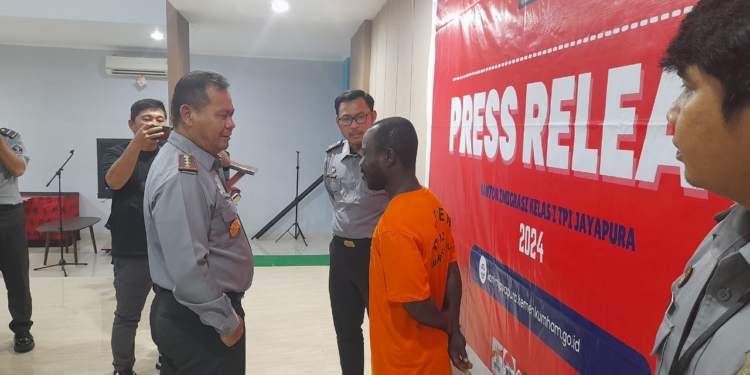 1 WNA Asal Pantai Gading Diamankan Petugas Imigrasi Kelas I TPI Jayapura, Akibat Lakukan Ini