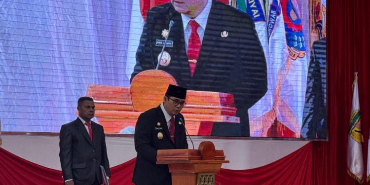 Lantik Frets James Boray Sebagai Penjabat Sekda Papua Tengah, Ini Pesan PJ Gub Anwar Damanik