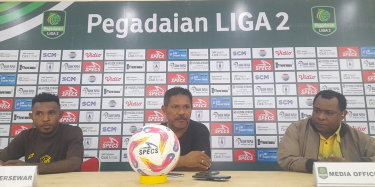 Eduard Ivakdalam : Boas Solossa Ancaman Bagi Persewar Waropen Di Laga Derby Papua
