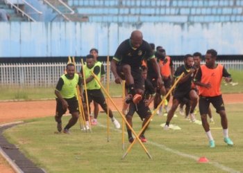 Hadapi Persipura, Pelatih Persewar Target Menang di Stadion Mandala