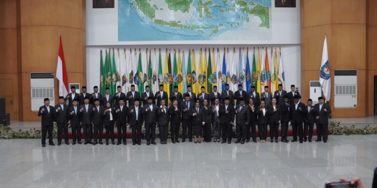 Wamendagri Ribka Haluk Lantik 42 Anggota Panitia Seleksi DPRP Se-Tanah Papua