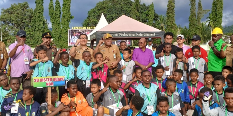 PJ Sekda Frets Boray Resmi Buka Festival Dan Kompetisi Sepak Bola Anak Usia Dini Sehat Dan Bergizi