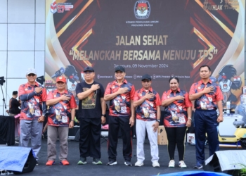 Wakapolda Papua Hadiri Jalan Sehat Dalam Rangka Sosialisasi Cek DPT Online KPU Prov Papua