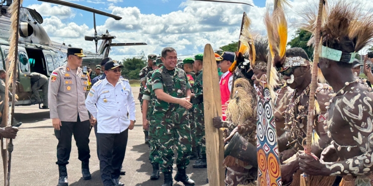 Polres Boven Digoel Polda Papua Laksanakan Pengamanan Kunjungan KASAD di Boven Digoel