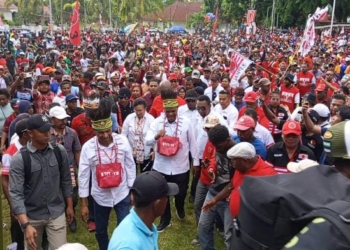 Ribuan Orang Hadiri Kampanye BTM – YB di Serui
