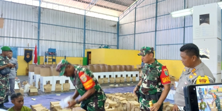 Tinjau Gudang Logistik, Dandrem 173/PVB Sebut Personil TNI/POLRI Siap Pengamanan Distribusi Logistik