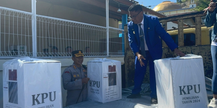 Satgas OMPC II Polda Papua Kawal Pergeseran Logistik Pilkada Kabupaten Jayawijaya