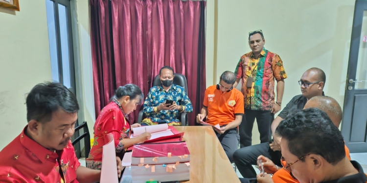 Penyidik Kejati Papua Serahkan Tersangka Kasus PON XX Papua