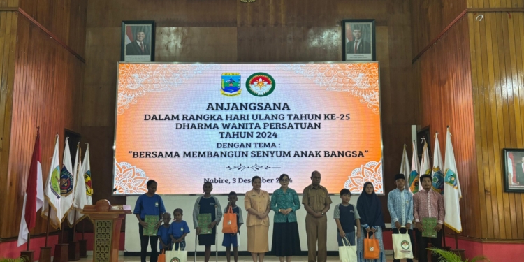 HUT DWP Papua Tengah Ke-25 Tahun, Di Warnai Anjangsana Bersama Anak Panti Asuhan