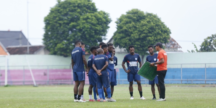 Persela Lamongan Kalahkan Persipura Jayapura di Tuban