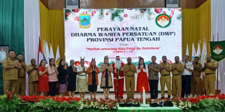 Perdana, DWP Provinsi Papua Tengah Rayakan Ibadah Natal, Ini Pesan Sekda