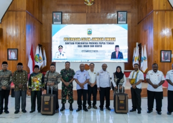 Pemprov Papua Tengah Resmi Lepas Puluhan Peserta Umroh, ini harapan PJ Sekda Frets Boray