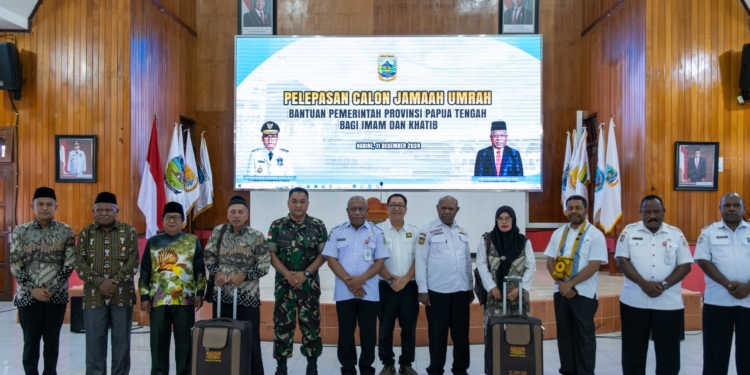 Pemprov Papua Tengah Resmi Lepas Puluhan Peserta Umroh, ini harapan PJ Sekda Frets Boray