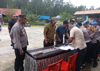 Kapolres Supiori Polda Papua Lakukan Pemeriksaan Senjata Api Dinas di Jajaran Polres Supiori