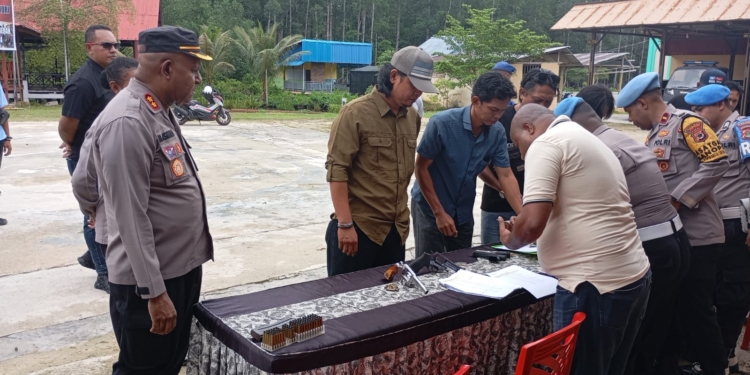 Kapolres Supiori Polda Papua Lakukan Pemeriksaan Senjata Api Dinas di Jajaran Polres Supiori