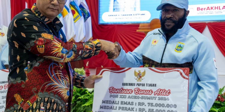 Berprestasi, PJ Gub Anwar Damanik Berikan Puluhan Atlit Dan Pelatih  PON XXI Aceh-Sumut Bonus