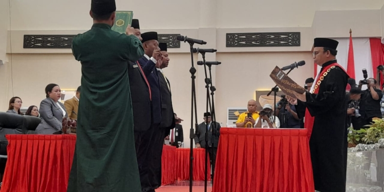 Pimpinan Defenitif DPRK Periode Tahun 2024-2029 Resmi di Lantik, Dua Nama Putra Terbaik Asal Saireri