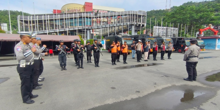   Hari ke 8 Operasi Lilin Cartenz 2024 Polda Papua dan Polres Jajaran, Teguran Bagi Pengendara Meningkat