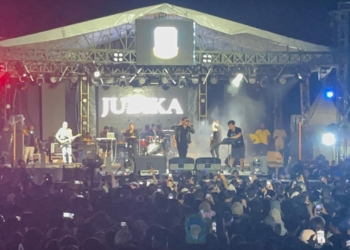 Artis Judika Meriahkan Perayaan Malam Tahun Baru 2024-2025 Di Nabire Papua Tengah