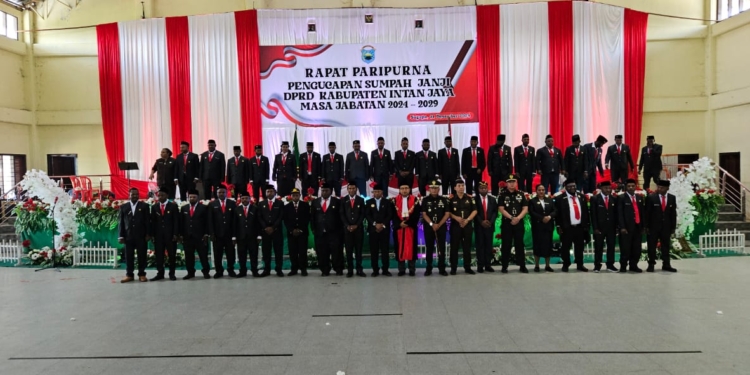 Tokk, Anggota DPRD Kabupaten Intan Jaya Periode 2024-2029 Resmi Dilantik