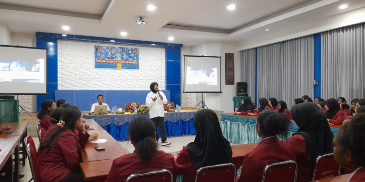 Direktorat Reserse Siber Polda Papua Gelar Sosialisasi Bijak Bermedia Sosial Bagi Siswa SNK Pariwisata Papua
