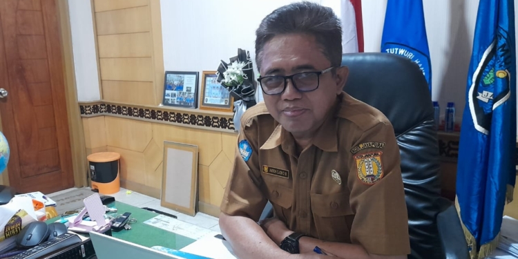 Di SMAN 4 Jayapura, Penerima Bosda 510 Siswa OAP, Ini Program Luar Biasa Pemerintah Daerah Kota, Kata Anton Djoko Martono