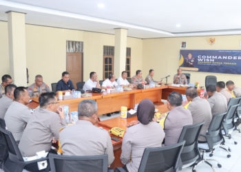 KAPOLDA PAPUA TENGAH LAKSANAKAN COMMANDER WISH DENGAN MOTTO “KOMUNIKASI UNTUK KENYAMANAN”