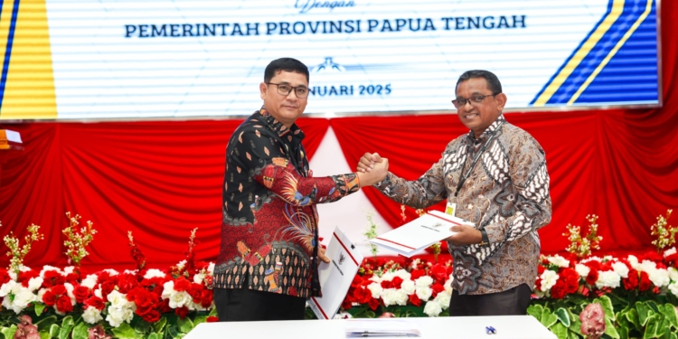 Pemprov Papua Tengah Terima Hibah BMN Bandara Douw Aturure Dari Kemenhub RI