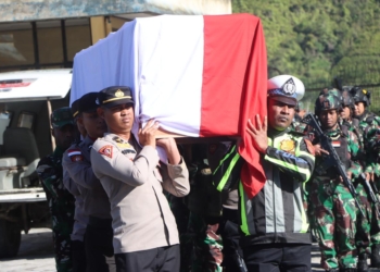 Jenazah Bripka Anumerta Ronald Korban Penembakan KKB Diterbangkan ke Jayapura