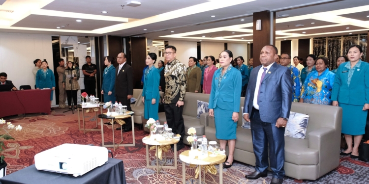 Yosina Anwar Damanik Resmi Lantik PJ TP-PKK Mimika Dan Puncak Jaya, Ini Pesan Penting PJ TP-PKK Papua Tengah