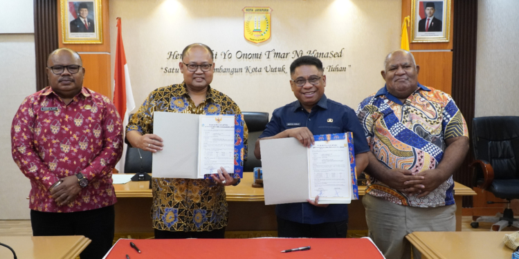 Pemkot Jayapura Serahkan Pengelolaan Aset IPLT dan 4 Armada Truk Tinja Ke PTAM Jayapura