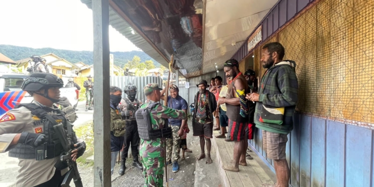Polres Yahukimo Polda Papua Respon Cepat dan Olah TKP Pembunuhan di Jembatan Agung