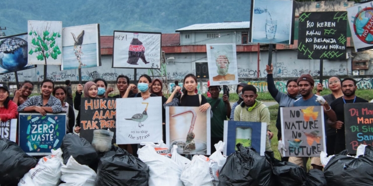 Gugah Hati Generasi Muda Untuk Peduli Lingkungan, Rumah Bakau Gandeng Mahasiswa Pungut Sampah