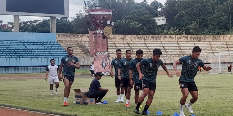 Gresik United Tak Anggap Remeh Persewar Waropen