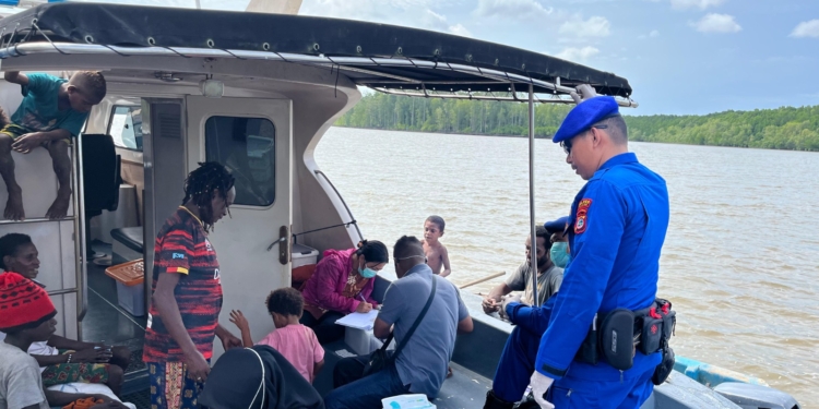 Klinik Terapung Sat Polairud Polres Mimika Polda Papua, Bantu Warga Pesisir Jangkau Layanan Kesehatan