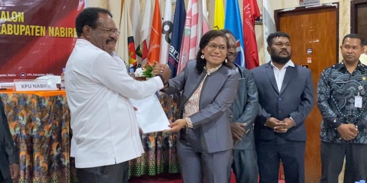 Gelar Rapat Pleno, KPU Tetapkan Mesak-Burhanudin Sebagai Bupati/Wabup Nabire 2025-2030