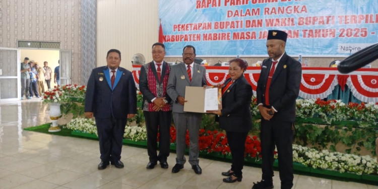 Sah DPR Nabire Tetapkan Mesakh-Burhanudin Bupati dan Wabup Nabire 2025-2029