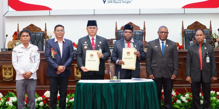 DPRP Papua Tengah Tetapkan Meki Nawipa-Deinas Geley Gubernur dan Wagub Papua Tengah 2025-2030