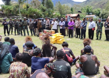 Kunjungi Puncak Jaya, Kapolda Papua Tengah Temui Pendukung Paslon 01 dan 02 Serukan Berdamai