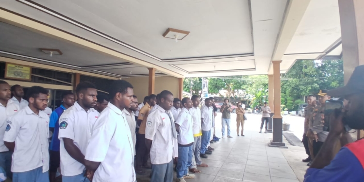 Terlibat Aksi Demo, Polres Nabire Amankan Puluhan Pelajar Dinabire, Kapolres : Kami Amankan dan Sudah Dipulangkan