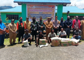 Gerak Cepat, PJ Bupati Puncak Bersama Forkopimda Dampingi DPRPT Kunjungi Pengungsi Di Distrik Sinak
